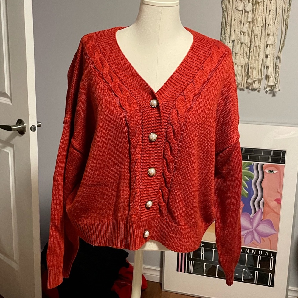 Cable knit oversized cardigan with pearl button